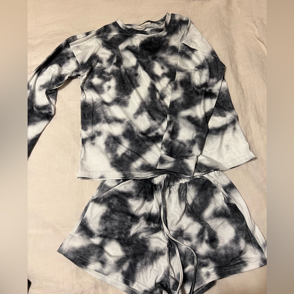 Tie dye comfy shorts long sleeve two piece matching set